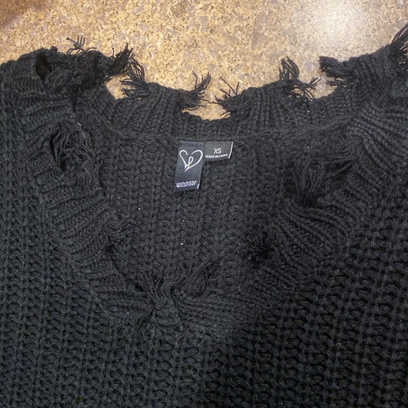Windsor Black Knot Fringe Black Sweater XS - Picture 3 of 15